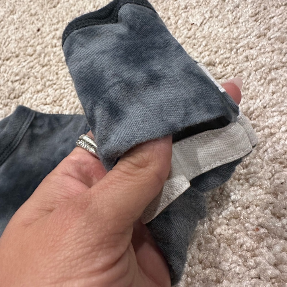 Designer From Denny’s! Charcoal Tie-Dye Kids Footie with Lightning Bolt - Picture 5 of 9